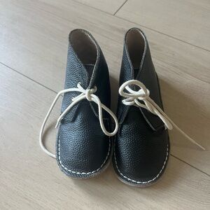 Monkey feet Oxfords size 3-4y (12) in black